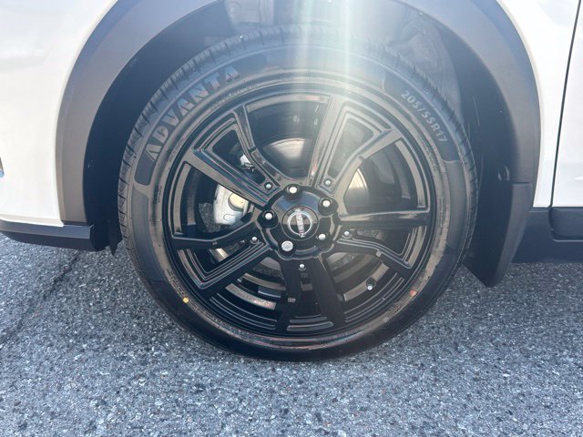 Used 2023 Nissan Kicks SR FWD image 22