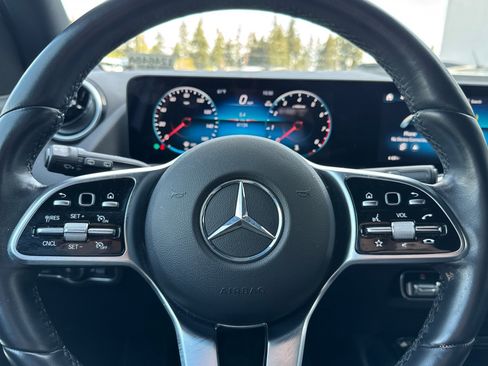 Used 2023 Mercedes-Benz GLA 250 4MATIC image 23