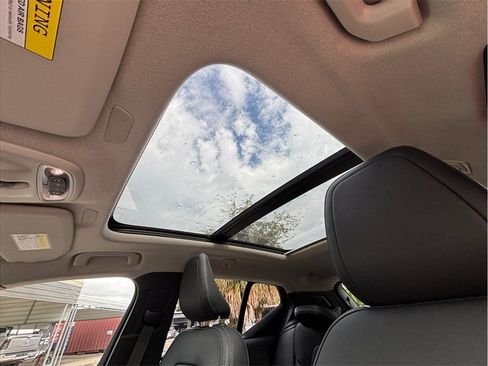 Used 2021 Volvo XC40 T5 Momentum w/ Premium Package AWD/4WD image 37