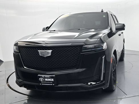 Used 2021 Cadillac Escalade Sport w/ Driver Assist Tech Package AWD/4WD image 3