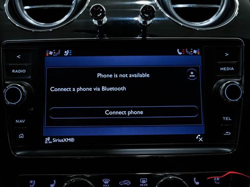 Used 2018 Bentley Bentayga image 80