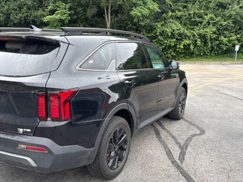 Used 2023 Kia Sorento S w/ Panoramic Sunroof Package AWD/4WD image 5