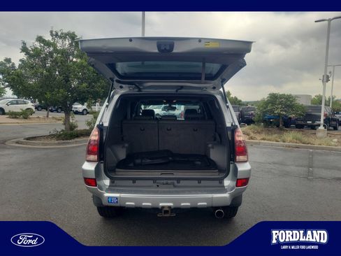 Used 2005 Toyota 4Runner Limited AWD/4WD image 31