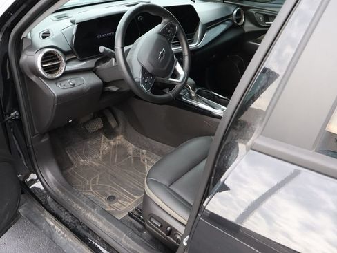 Used 2024 Chevrolet Trax ACTIV FWD image 7