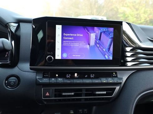 Used 2025 Toyota Camry LE image 6