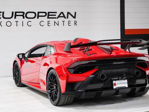 Used 2022 Lamborghini Huracan STO image 36