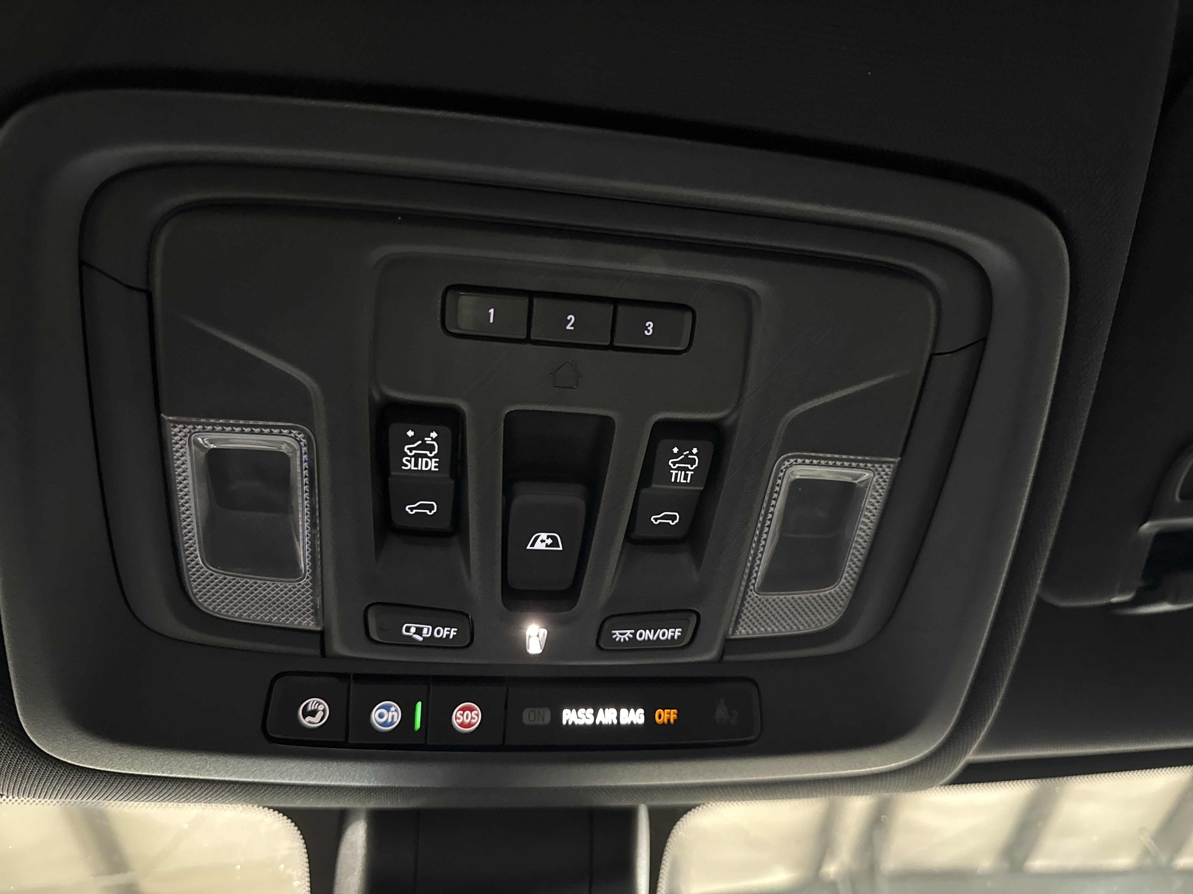 Used 2021 GMC Sierra 1500 AT4 w/ AT4 Premium Package AWD/4WD image 12