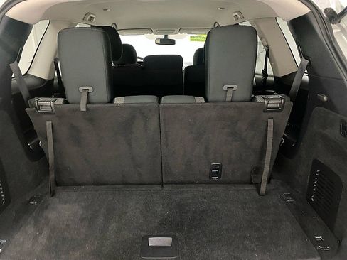 Used 2020 Nissan Pathfinder SV image 12
