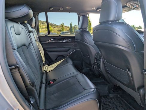 Used 2024 Jeep Grand Cherokee Trailhawk w/ Advanced Protech Group II image 17