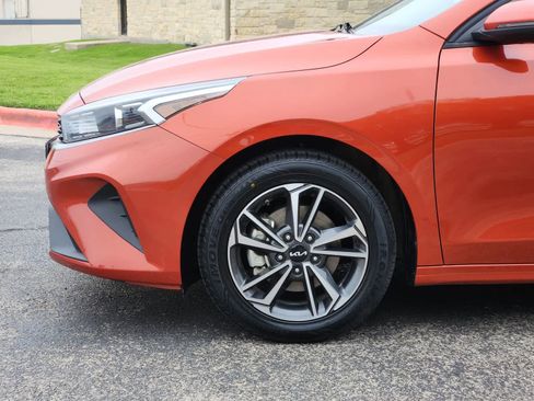 Certified 2022 Kia Forte LXS w/ LXS Technology Package FWD image 8