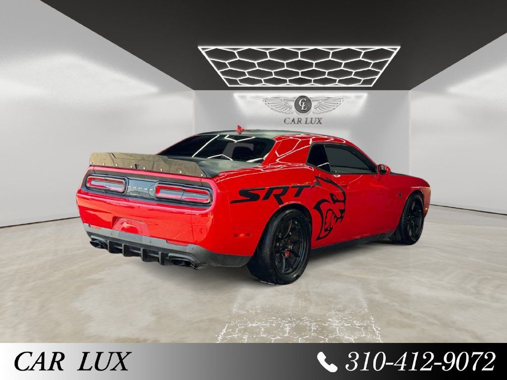 Used 2016 Dodge Challenger SRT Hellcat RWD image 5