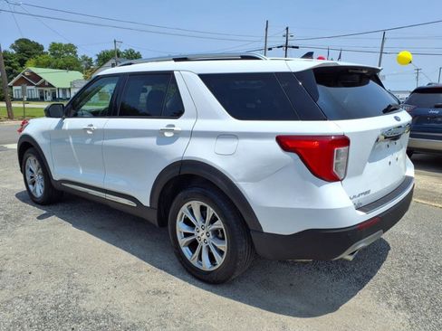 Used 2023 Ford Explorer Limited image 4