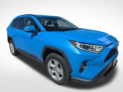 Used 2020 Toyota RAV4 XLE w/ XLE Grade Weather Package AWD/4WD image 40