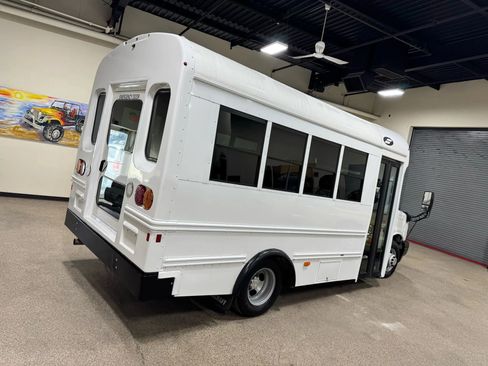 Used 2019 Chevrolet Express 3500 w/ School Bus Package image 19