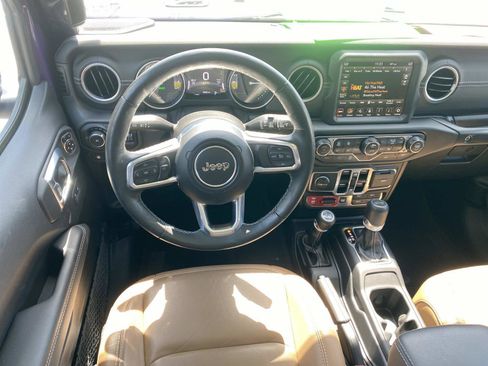 Used 2023 Jeep Wrangler Unlimited Rubicon 4xe w/ Cold Weather Group AWD/4WD image 20
