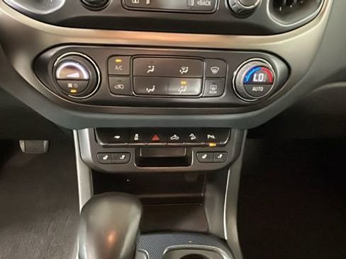 Used 2022 Chevrolet Colorado Z71 AWD/4WD image 22