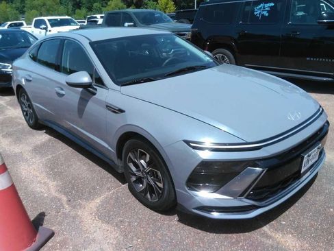 Used 2025 Hyundai Sonata SEL FWD image 4