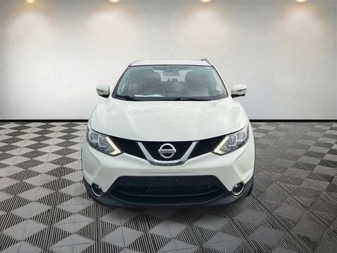 Used 2017 Nissan Rogue Sport SL FWD image 2
