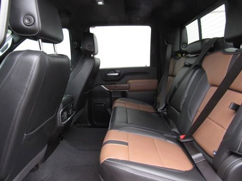 Used 2023 Chevrolet Silverado 3500 High Country image 21