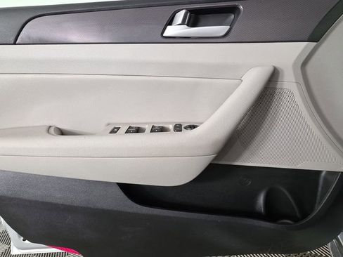 Used 2017 Hyundai Sonata Sport w/ Value Edition Package 02 image 35