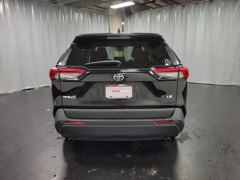 Used 2023 Toyota RAV4 LE FWD image 7