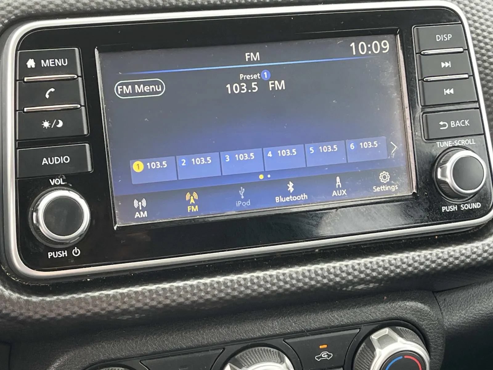 Used 2019 Nissan Kicks S FWD image 33