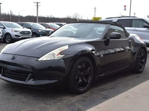 Used 2010 Nissan 370Z Touring w/ Sport Pkg image 13