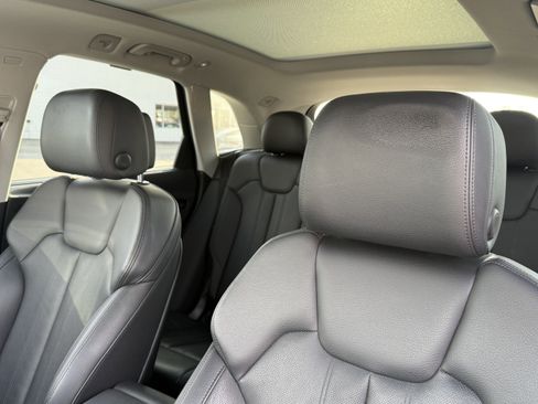 Used 2020 Audi Q5 e Premium Plus w/ Premium Plus Package image 16