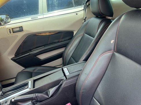 Used 2010 Ford Mustang Coupe RWD image 7
