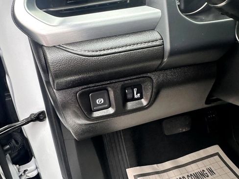 Used 2023 GMC Acadia SLT image 22