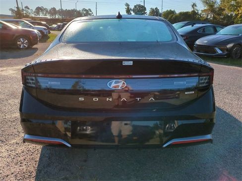 New 2025 Hyundai Sonata Limited image 6