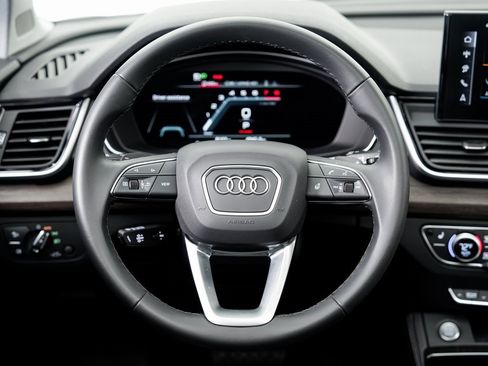 Certified 2025 Audi Q5 2.0T Premium Plus w/ Premium Plus Package image 11