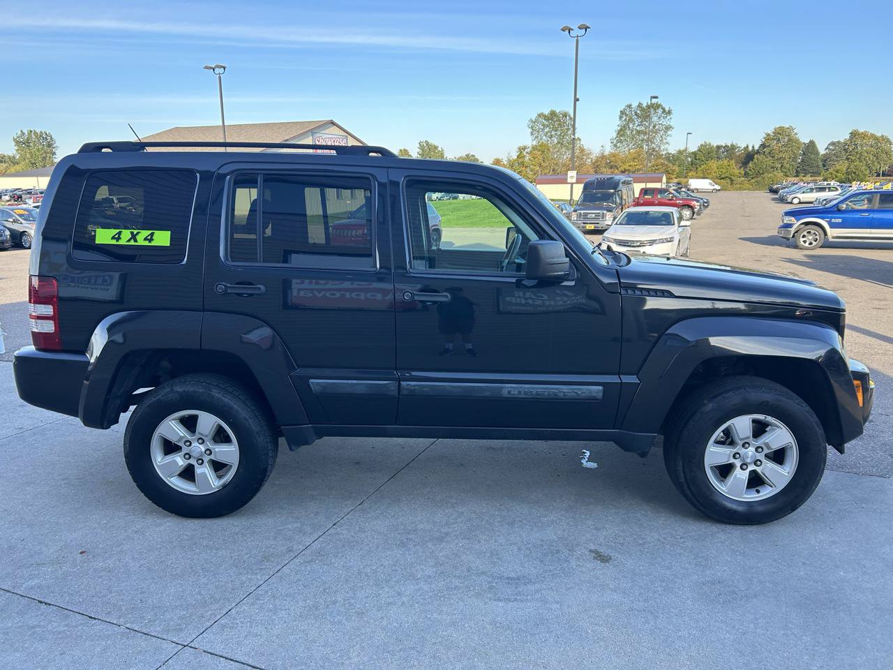 Used 2010 Jeep Liberty Sport w/ Popular Equipment Group AWD/4WD image 4