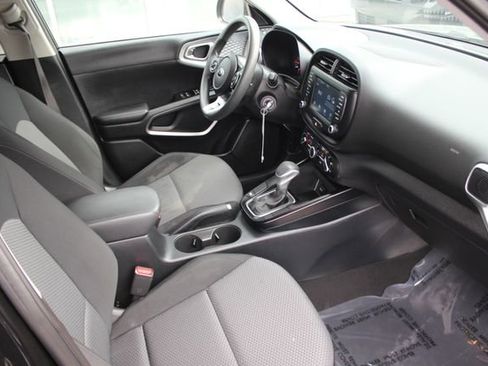 Used 2021 Kia Soul LX FWD image 30