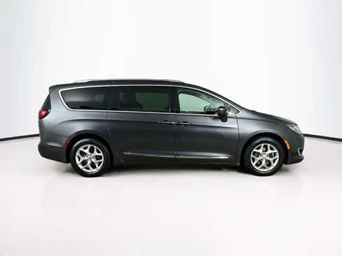 Used 2019 Chrysler Pacifica Touring-L Plus w/ Advanced Safetytec Group FWD image 10