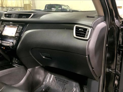 Used 2016 Nissan Rogue SL w/ SL Premium Package image 19