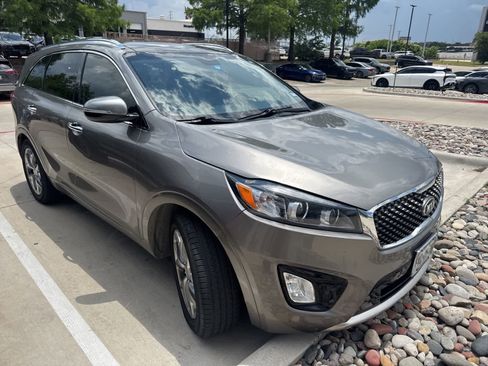 Used 2016 Kia Sorento SX FWD image 3