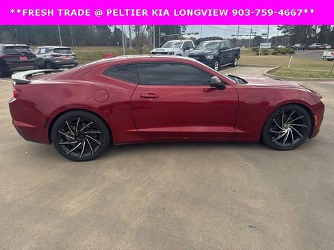 Used 2021 Chevrolet Camaro LT w/ Technology Package image 9