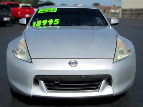 Used 2012 Nissan 370Z Coupe image 8