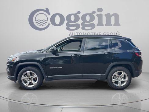 Used 2024 Jeep Compass Latitude AWD/4WD image 2