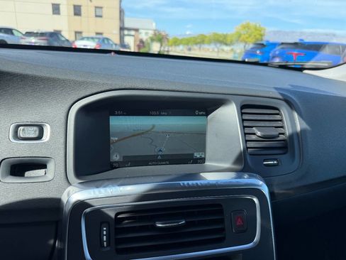 Used 2015 Volvo V60 T5 Premier image 28