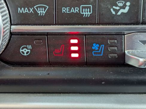 Used 2024 Ford Expedition Limited AWD/4WD image 22