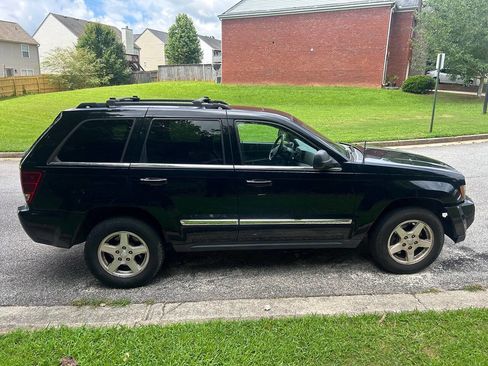 Used 2005 Jeep Grand Cherokee Limited image 2