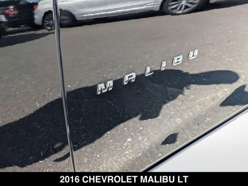 Used 2016 Chevrolet Malibu LT w/ Leather Package FWD image 12