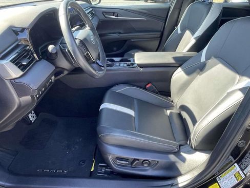 Used 2025 Toyota Camry SE image 13
