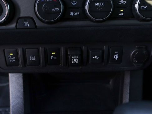 Used 2021 Toyota Tacoma TRD Off-Road image 34