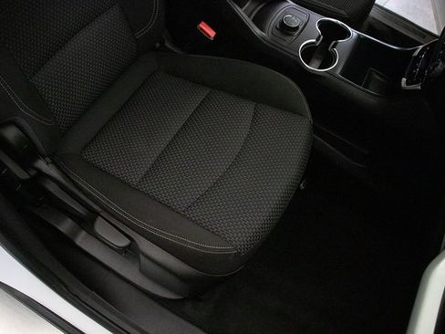 Used 2024 GMC Terrain SLE image 17