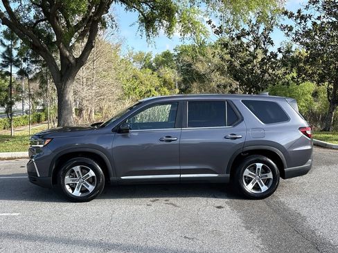 Certified 2025 Honda Pilot EX-L image 4