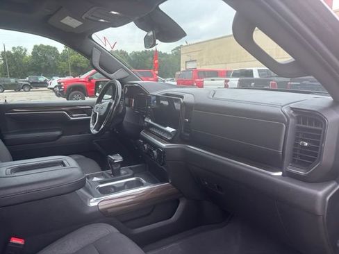 Used 2022 Chevrolet Silverado 1500 RST AWD/4WD image 9
