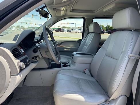 Used 2007 Chevrolet Suburban LT w/ LT Preferred Equipment Group AWD/4WD image 17